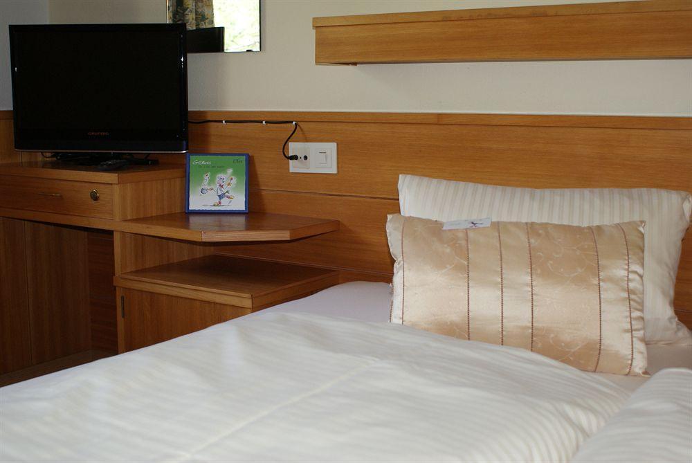 Hotel Pension Schweizerhof Лойташ Экстерьер фото